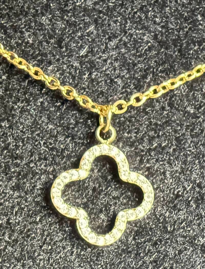 Collier Golden Clover